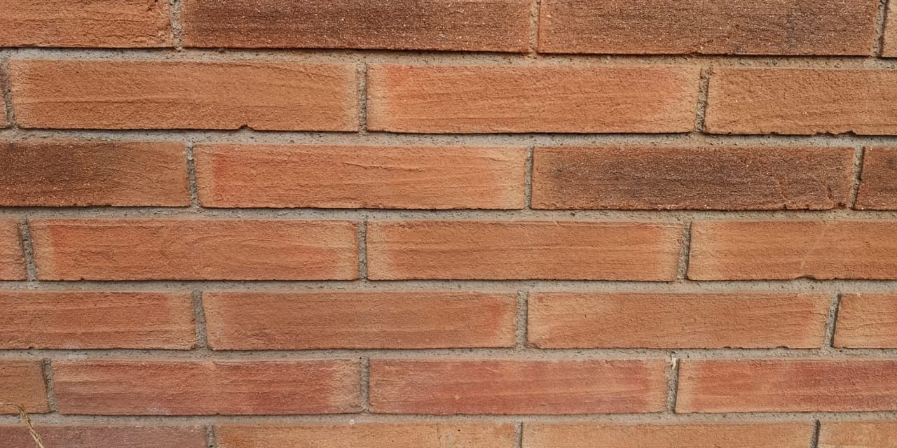 Enchapes Cauquenes Largos — textura instalada en muro